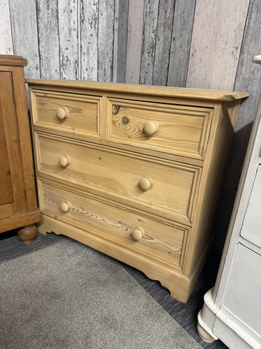 Stripped pine chest drawers - of,