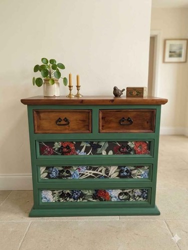 Upcycled solid pine - solid,